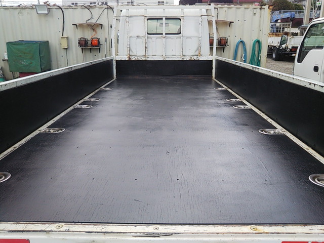 三菱ふそうキャンター平ボディ小型（2t・3t）[写真12]