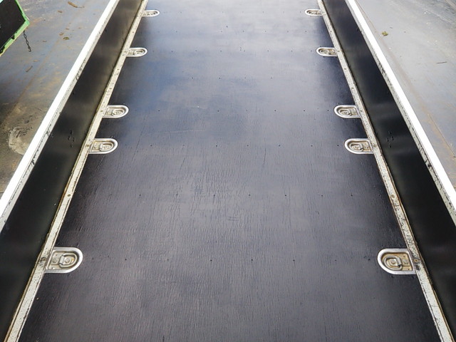 三菱ふそうキャンター平ボディ小型（2t・3t）[写真13]