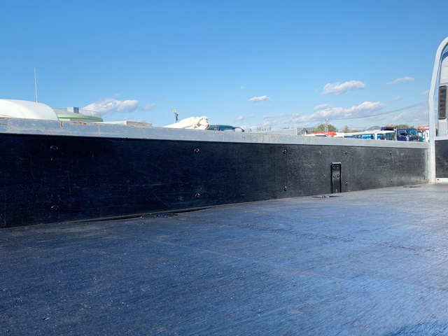 いすゞエルフ平ボディ小型（2t・3t）[写真11]