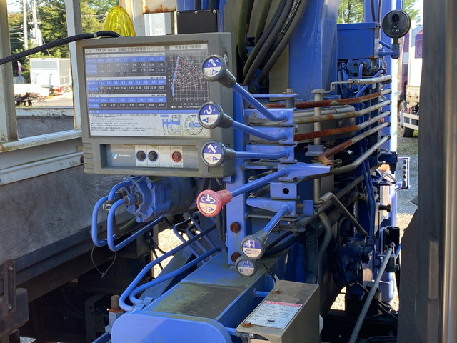 いすゞエルフセルフクレーン4段小型（2t・3t）[写真15]