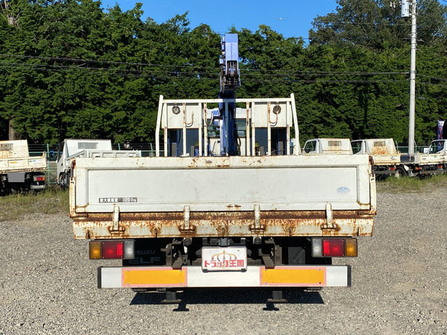 いすゞエルフセルフクレーン4段小型（2t・3t）[写真09]