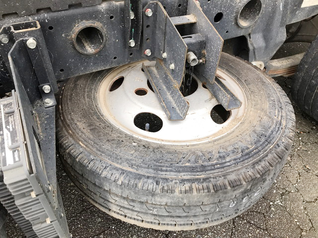 三菱ふそうキャンターダンプ小型（2t・3t）[写真17]