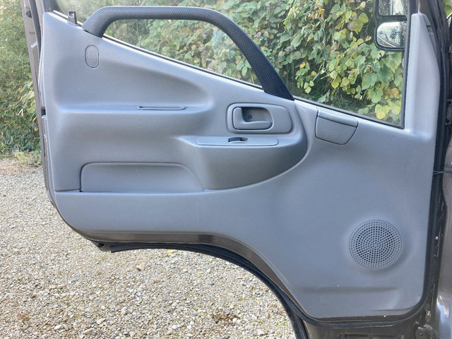 日野デュトロアルミバン小型（2t・3t）[写真25]