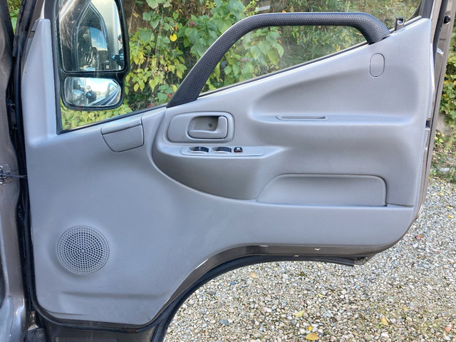 日野デュトロアルミバン小型（2t・3t）[写真26]