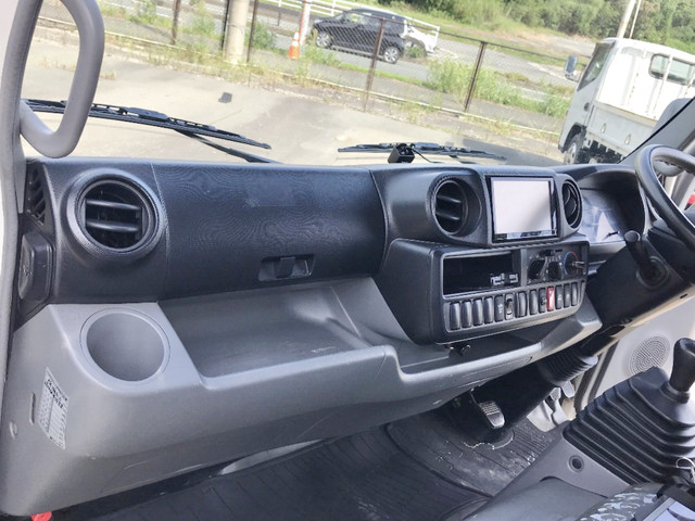 日野デュトロアルミバン小型（2t・3t）[写真30]