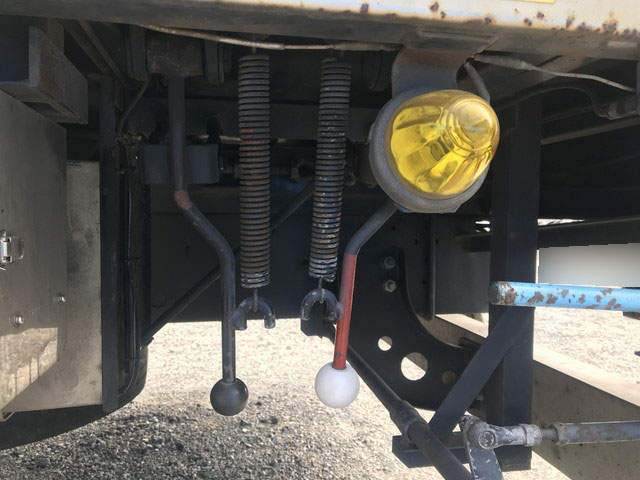 いすゞフォワード回送車増トン（6t・8t）[写真10]