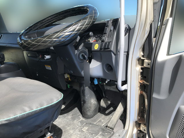 いすゞフォワード回送車増トン（6t・8t）[写真19]