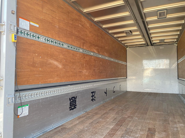 いすゞフォワードアルミウイング中型（4t）[写真13]