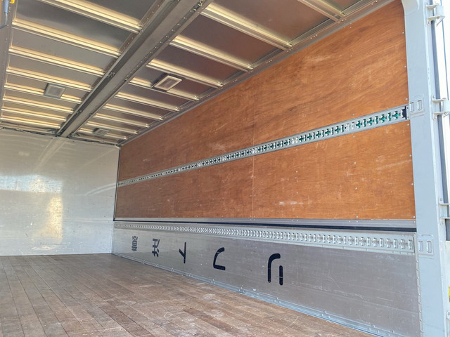 いすゞフォワードアルミウイング中型（4t）[写真14]