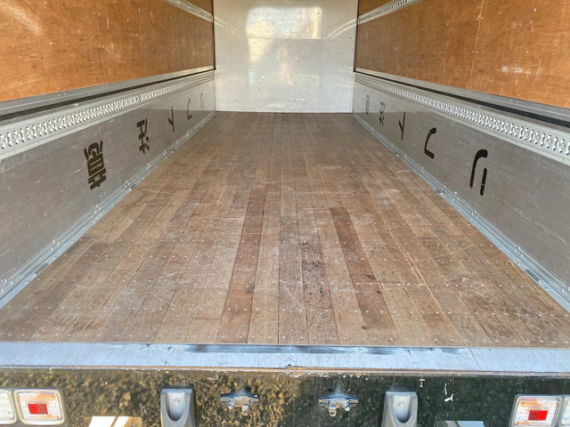 いすゞフォワードアルミウイング中型（4t）[写真15]