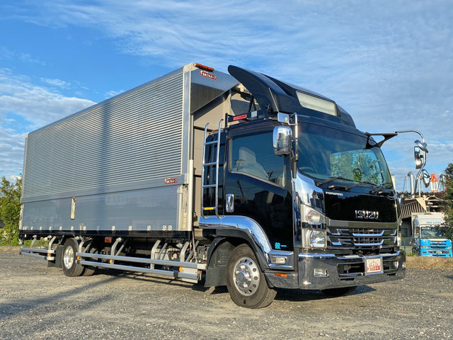 いすゞフォワードアルミウイング中型（4t）[写真03]