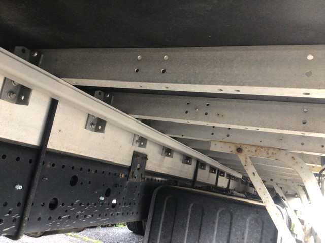 いすゞフォワードアルミウイング中型（4t）[写真21]