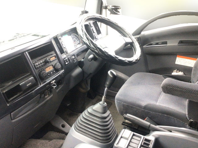 いすゞフォワードアルミウイング中型（4t）[写真27]