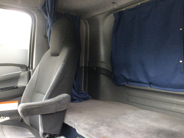 いすゞフォワードアルミウイング中型（4t）[写真28]