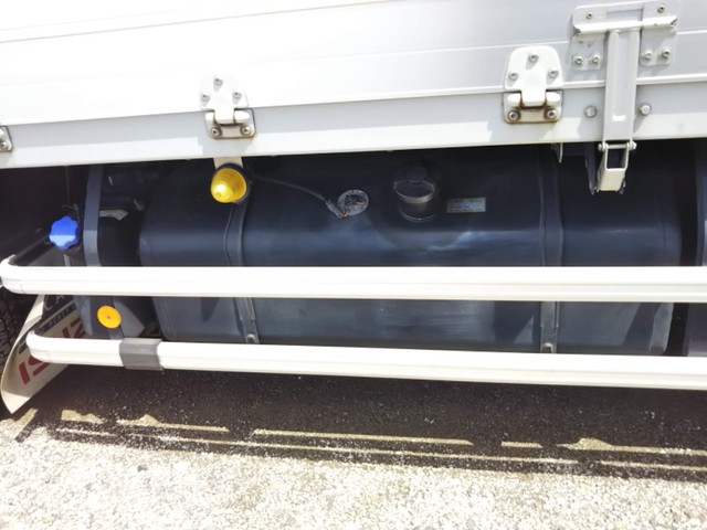 いすゞギガアルミウイング大型（10t）[写真11]