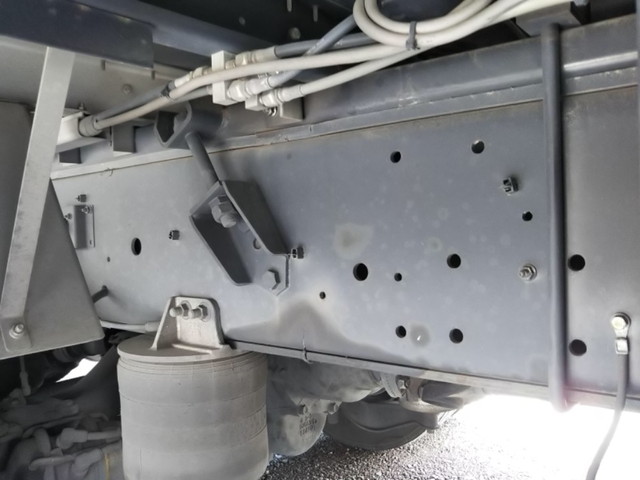 いすゞギガアルミウイング大型（10t）[写真16]