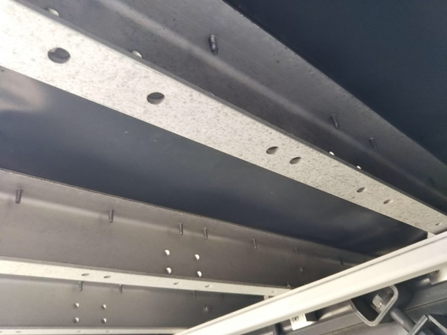 いすゞギガアルミウイング大型（10t）[写真17]