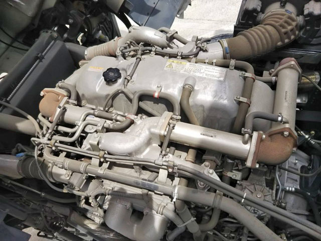 いすゞギガアルミウイング大型（10t）[写真21]