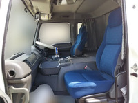 いすゞギガアルミウイング大型（10t）[写真24]