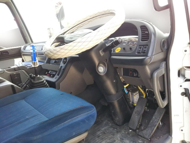 いすゞギガアルミウイング大型（10t）[写真25]