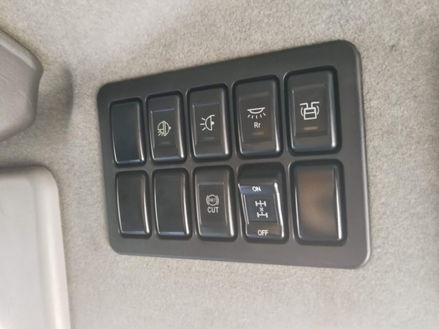 いすゞギガアルミウイング大型（10t）[写真35]