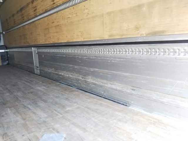 いすゞギガアルミウイング大型（10t）[写真04]