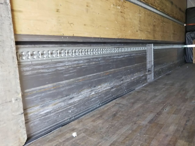 いすゞギガアルミウイング大型（10t）[写真05]