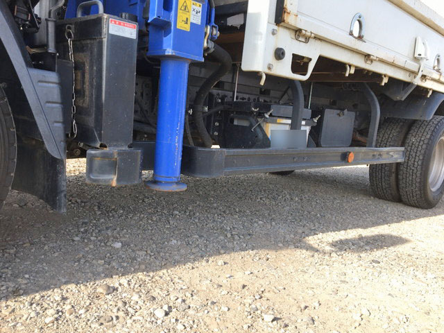 三菱ふそうキャンタークレーン3段小型（2t・3t）[写真22]