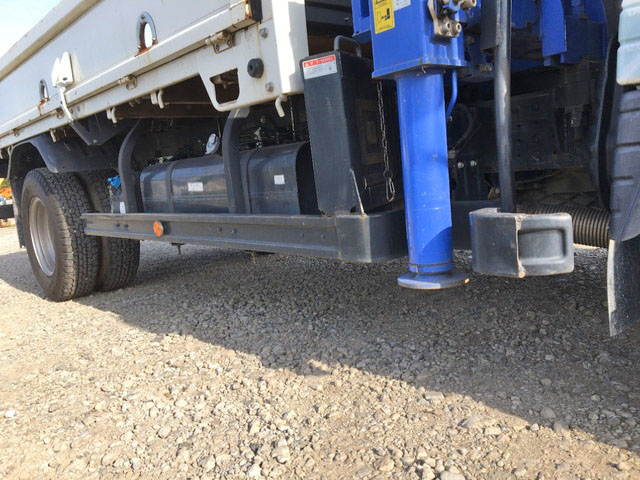 三菱ふそうキャンタークレーン3段小型（2t・3t）[写真23]