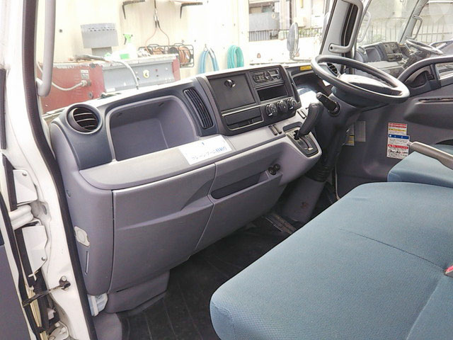 三菱ふそうキャンタークレーン3段小型（2t・3t）[写真33]