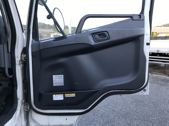 三菱ふそうファイターアルミバン中型（4t）[写真23]