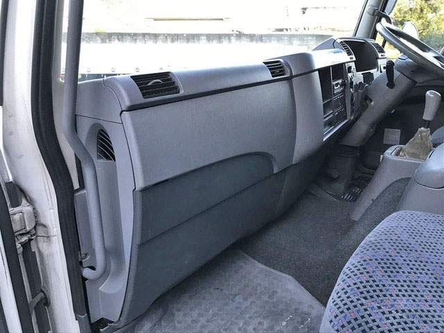 三菱ふそうファイターアルミバン中型（4t）[写真26]