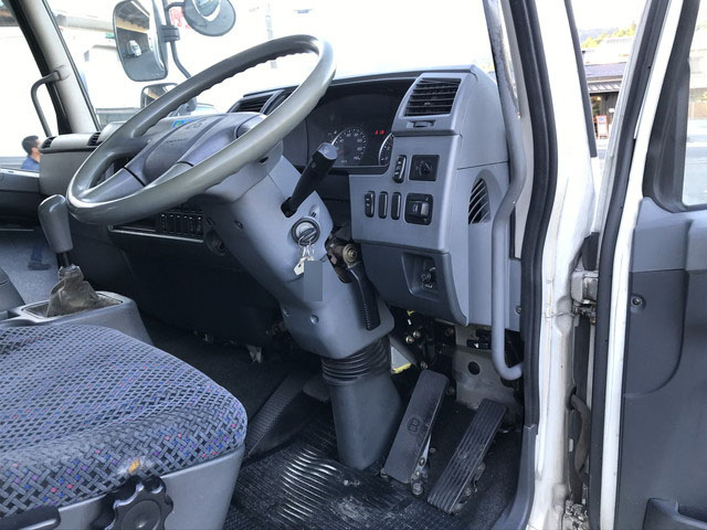 三菱ふそうファイターアルミバン中型（4t）[写真27]