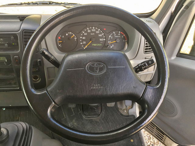 トヨタトヨエース幌車小型（2t・3t）[写真23]