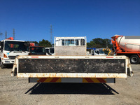 UDトラックスコンドル平ボディ中型（4t）[写真10]