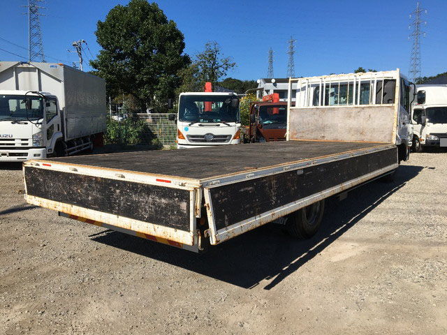 UDトラックスコンドル平ボディ中型（4t）[写真11]