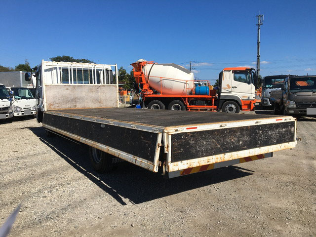 UDトラックスコンドル平ボディ中型（4t）[写真12]