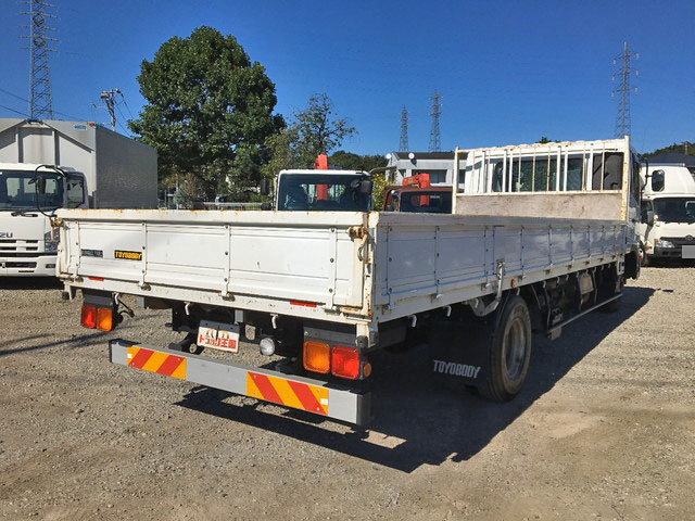 UDトラックスコンドル平ボディ中型（4t）[写真02]