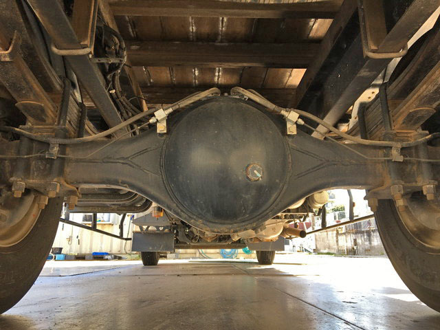 UDトラックスコンドル平ボディ中型（4t）[写真23]