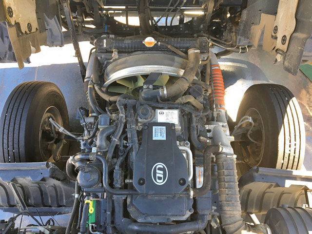 UDトラックスコンドル平ボディ中型（4t）[写真24]