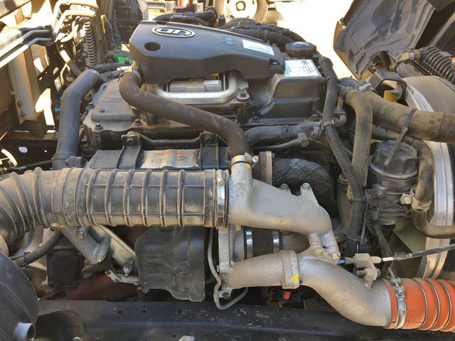 UDトラックスコンドル平ボディ中型（4t）[写真26]