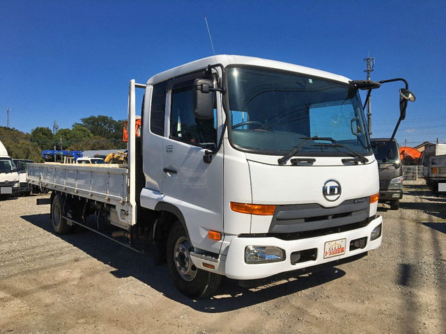 UDトラックスコンドル平ボディ中型（4t）[写真03]