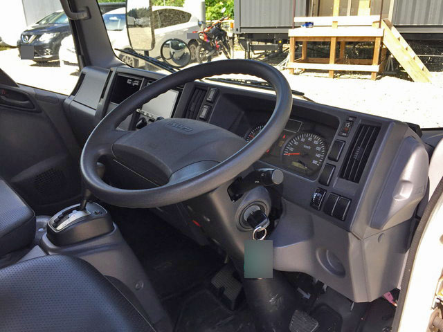 いすゞエルフアルミバン小型（2t・3t）[写真30]