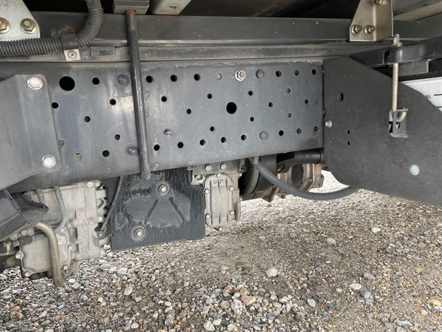 いすゞエルフアルミバン小型（2t・3t）[写真13]