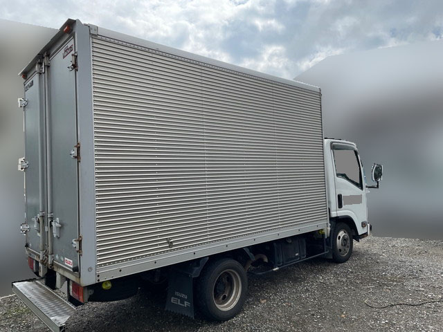 いすゞエルフアルミバン小型（2t・3t）[写真02]