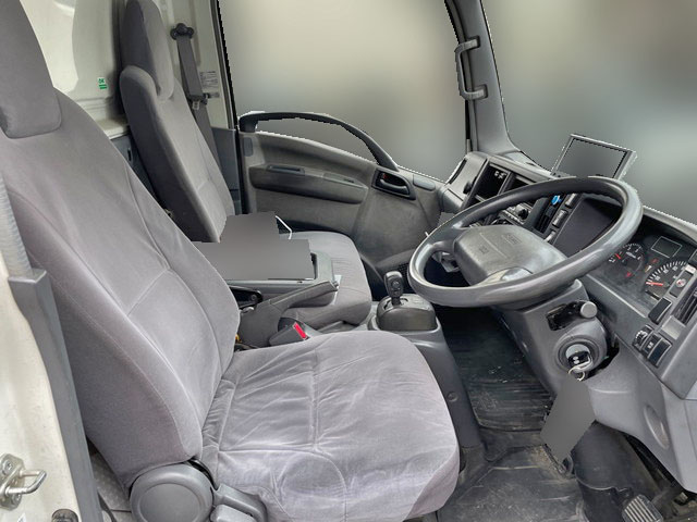 いすゞエルフアルミバン小型（2t・3t）[写真20]