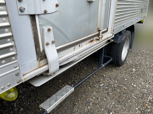 いすゞエルフアルミバン小型（2t・3t）[写真03]