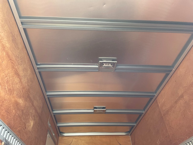 いすゞエルフアルミバン小型（2t・3t）[写真07]