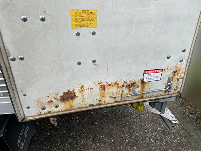 いすゞエルフアルミバン小型（2t・3t）[写真09]
