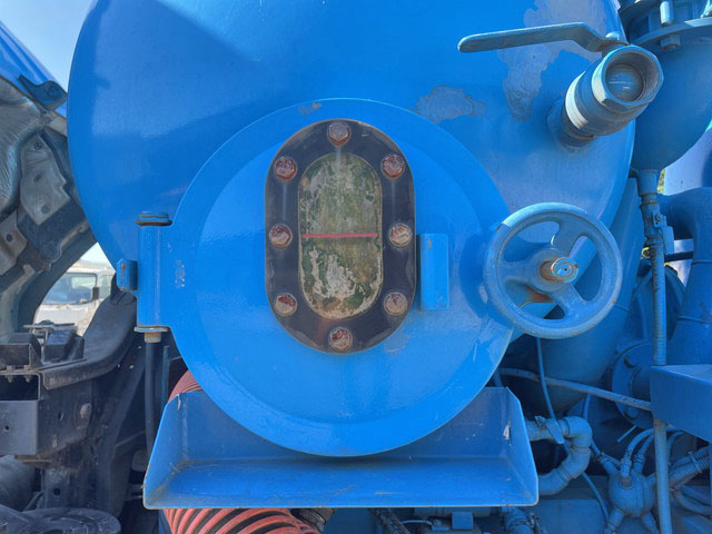 いすゞフォワード道路作業車中型（4t）[写真18]